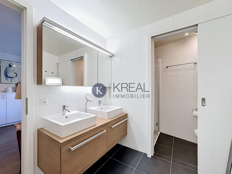 Elegant triplex apartment with high-end amenities (6)