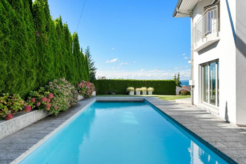 Villa con vista mozzafiato sul lago e piscina all'aperto (32)