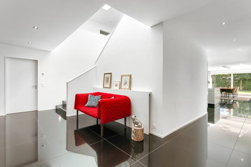 Villa di lusso moderna con grande garage sotterraneo (5)