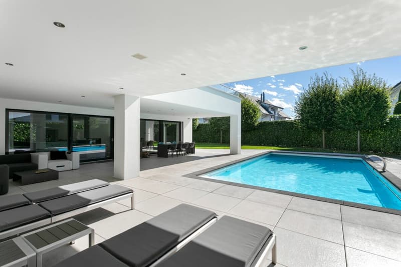 Villa di lusso moderna con grande garage sotterraneo (8)