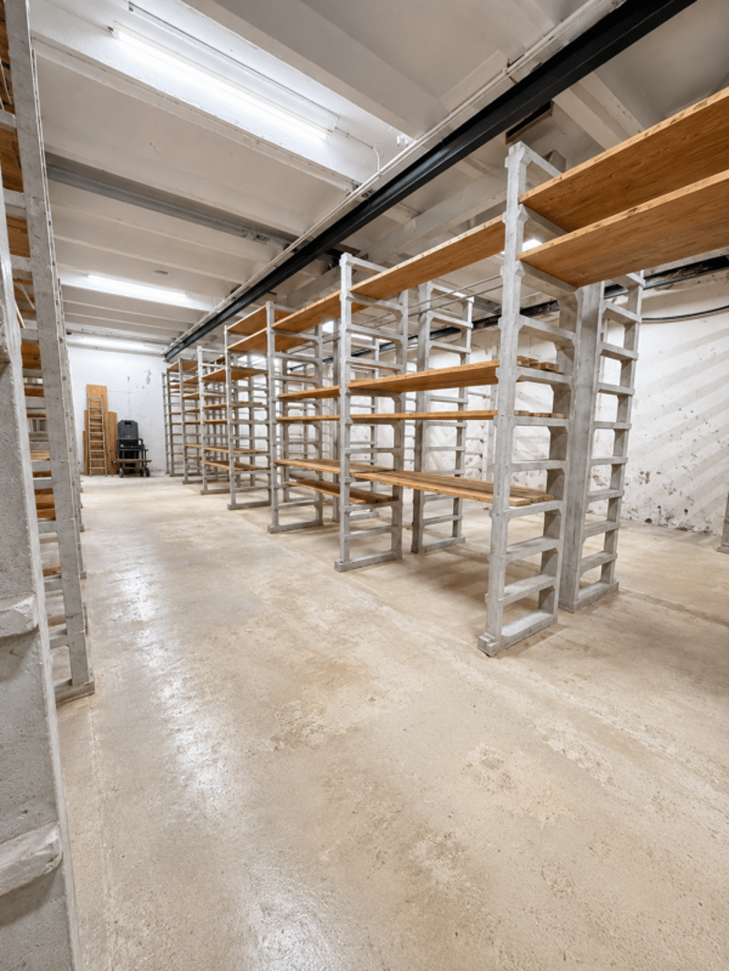 Espace commercial polyvalent avec espace de stockage (8)