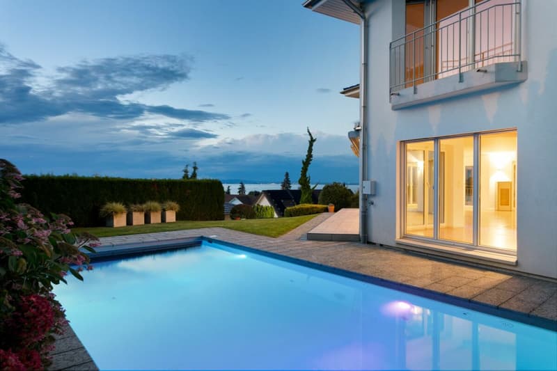 Villa with breathtaking lake view and outdoor pool (18)