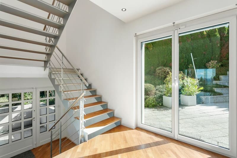 Villa with breathtaking lake view and outdoor pool (19)
