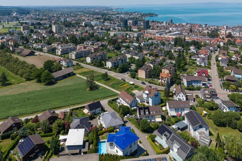Villa with breathtaking lake view and outdoor pool (29)