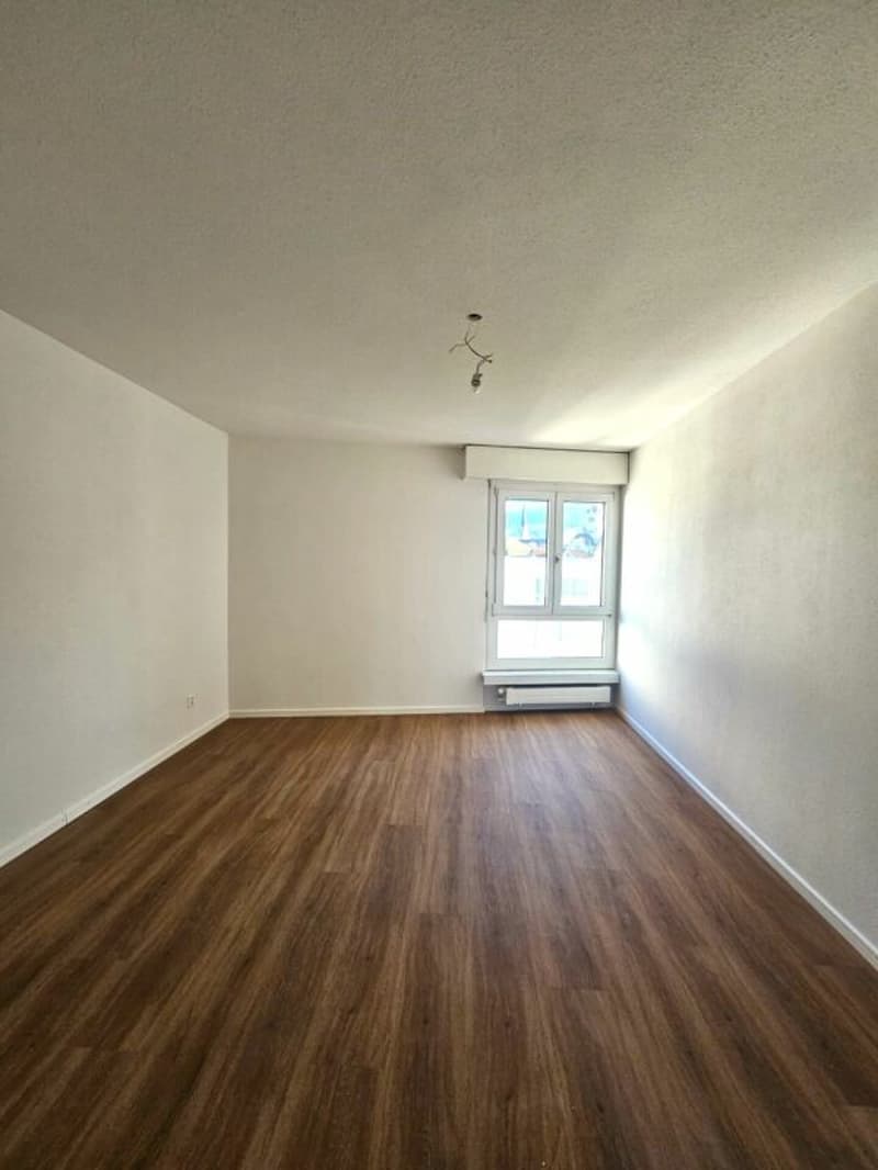 Helle 2 Zi.-Wohnung im Zentrum zu vermieten (5)
