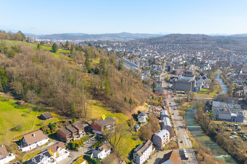 Lebensqualität an sonniger Hanglage (1)