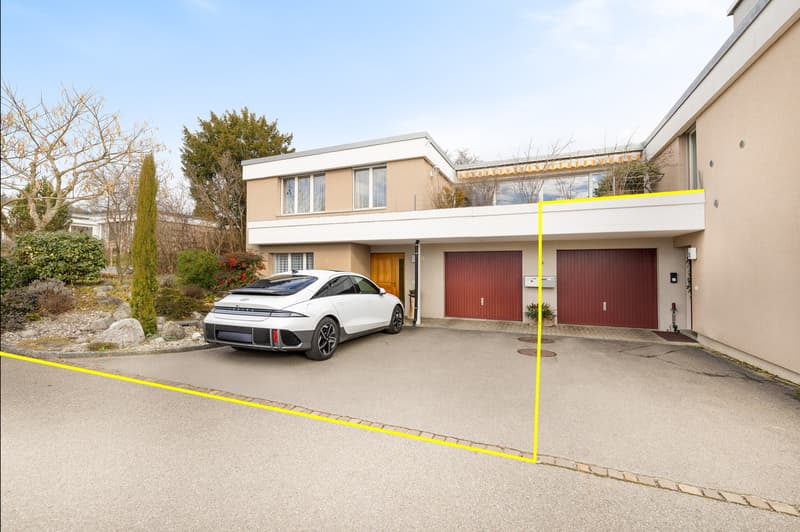 Garage und Stellplatz