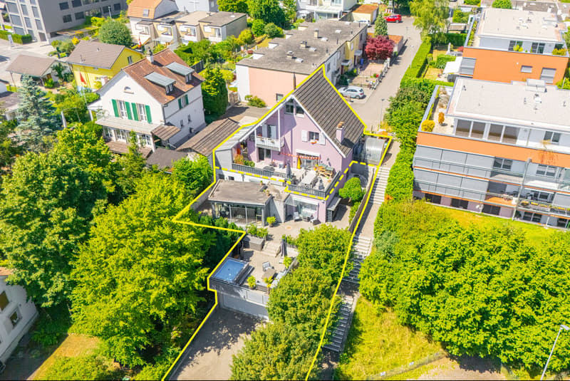 Aussenansicht und Aufteilung der zwei Wohneinheiten