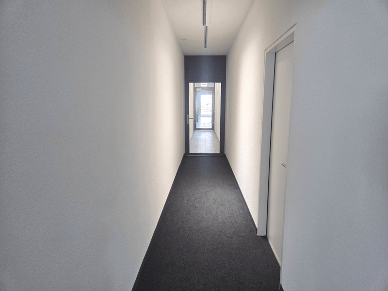 Moderne Büroräume im Gewerbegebäude Freienbach (4)
