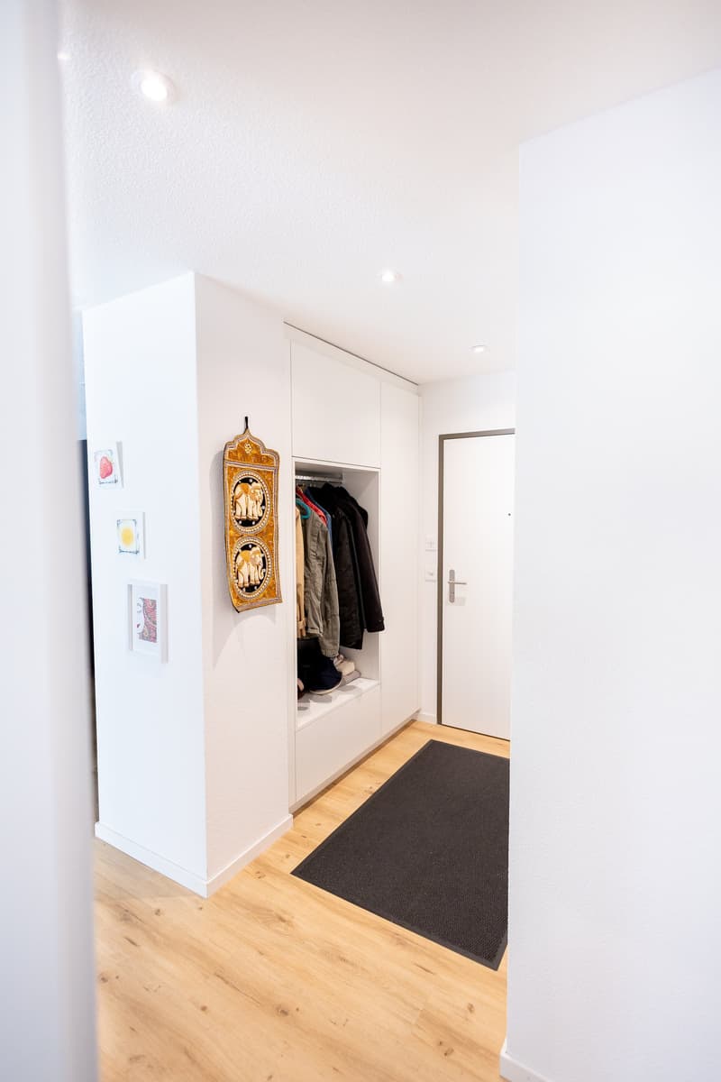 Newly valued 3.5 room apartment in a quiet location (5)