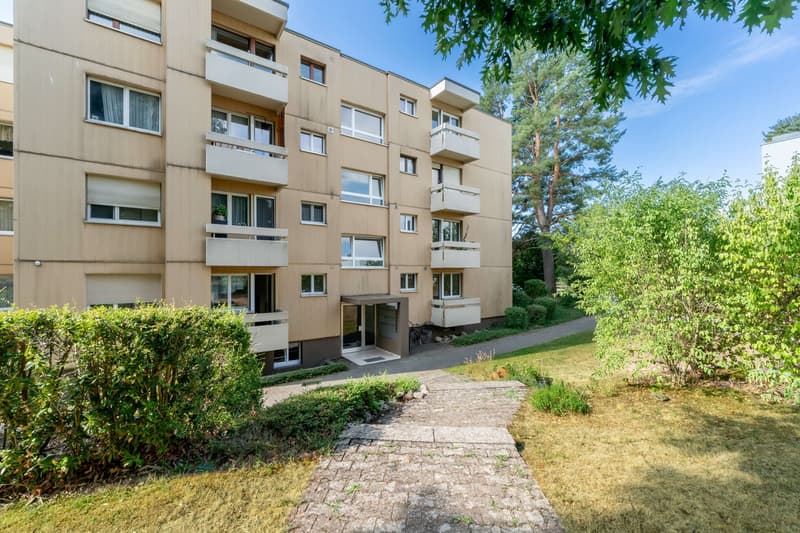 Charmante 3.5-Zimmer-Wohnung mit Balkon und schöner Aussicht in Baden (3)