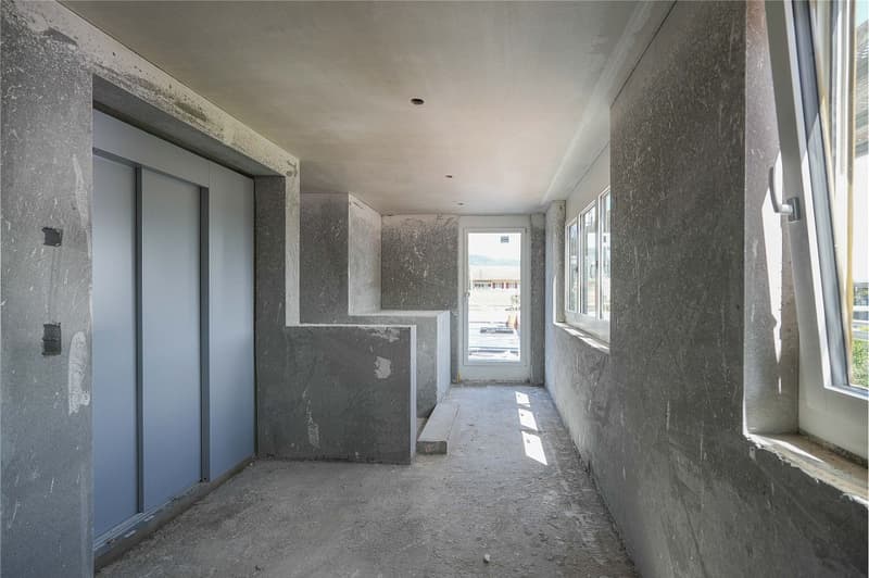 Interior design of your choice: 4.5 room attic apartment with 138 m2 NWF with terrace and balcony (7)