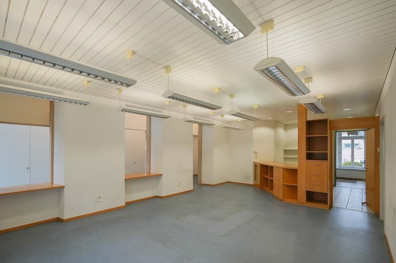 Espaces de bureau représentatifs dans un emplacement facilement accessible (13)