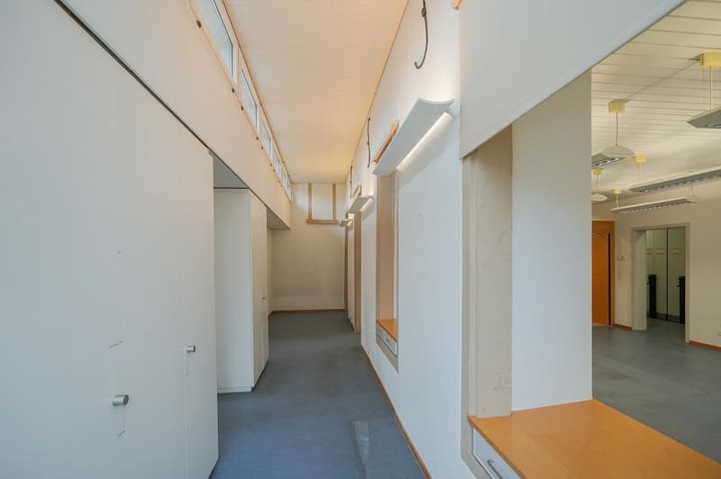 Espaces de bureau représentatifs dans un emplacement facilement accessible (5)