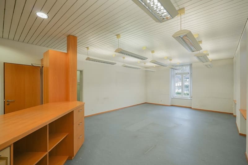 Espaces de bureau représentatifs dans un emplacement facilement accessible (9)