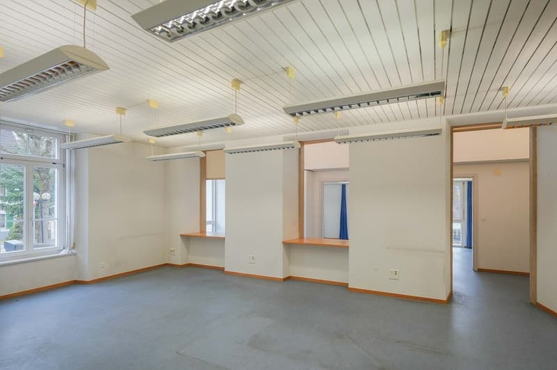 Espaces de bureau représentatifs dans un emplacement facilement accessible (2)