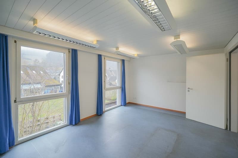 Espaces de bureau représentatifs dans un emplacement facilement accessible (3)