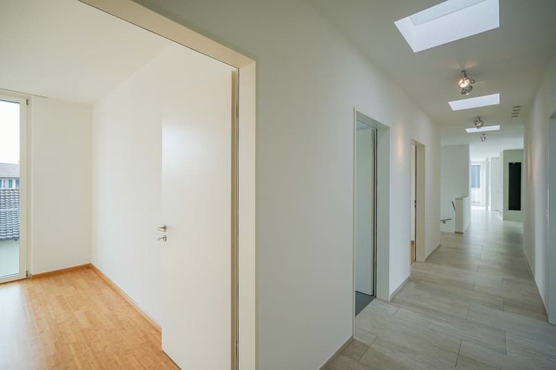 Godimento di vivere di classe eccezionale! Appartamento attico elegante di 4,5 locali in posizione centrale (10)