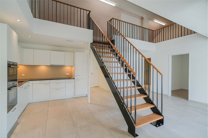 Quiet and well-maintained: 2.5 room attic apartment with gallery (8)