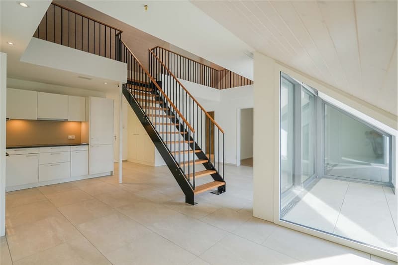Quiet and well-maintained: 2.5 room attic apartment with gallery (1)