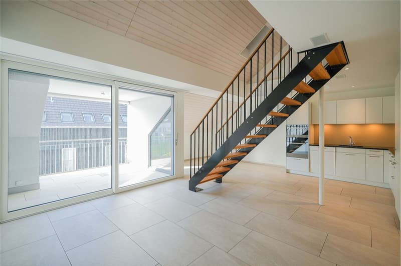 Quiet and well-maintained: 2.5 room attic apartment with gallery (6)