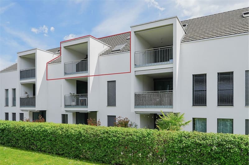 Quiet and well-maintained: 2.5 room attic apartment with gallery (4)