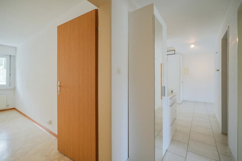 Hell, friendly and ideally central: 3.5 room apartment near shopping and recreation (8)