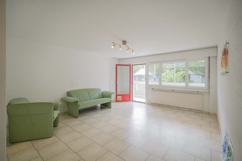 Hell, friendly and ideally central: 3.5 room apartment near shopping and recreation (3)