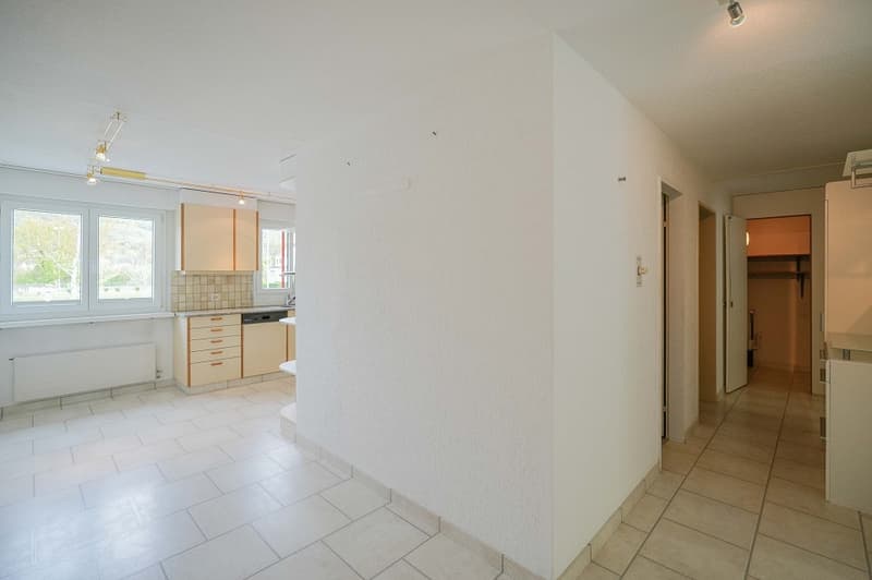 Hell, freundlich und ideal zentral: 3.5 Zimmer-Wohnung nahe Einkauf und Naherholung (13)