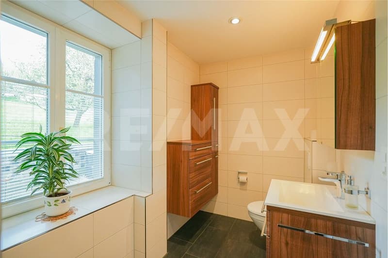 Spacious, habitable farmhouse with separate building land reserve (7)
