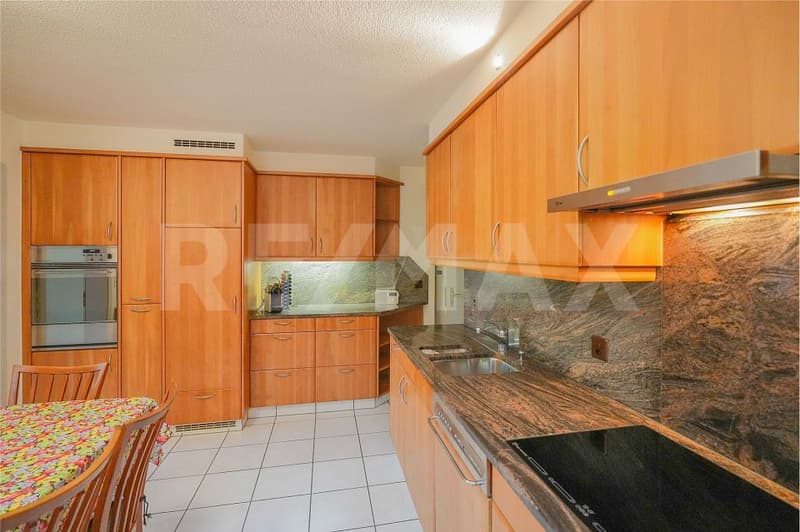 Spacious, habitable farmhouse with separate building land reserve (4)