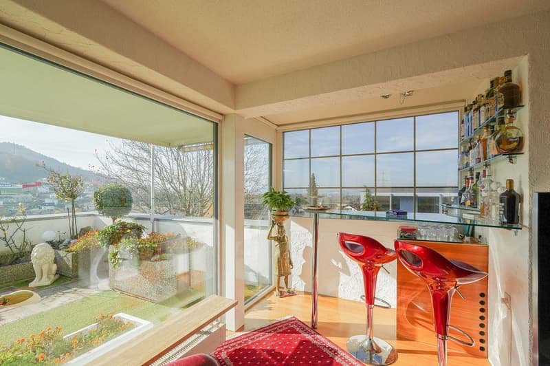 Spacious 5.5-room attic apartment in a sunny, central location (4)