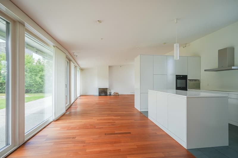 Wohlfühloase am Rhein: Grosszügiger Bungalow für Geniesser (3)