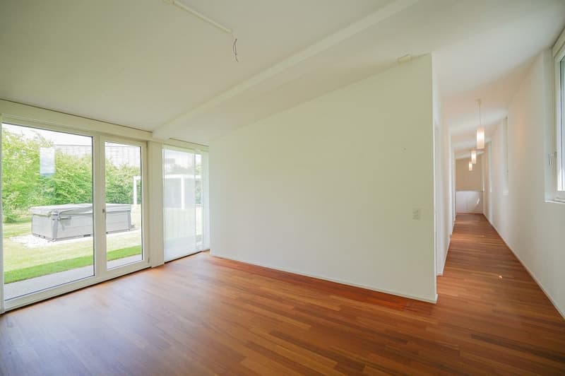 Wohlfühloase am Rhein: Grosszügiger Bungalow für Geniesser (13)