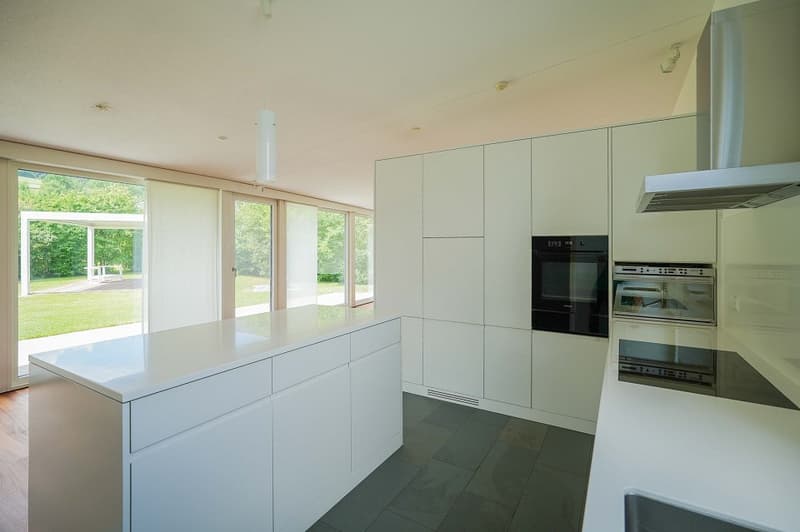 Wohlfühloase am Rhein: Grosszügiger Bungalow für Geniesser (4)
