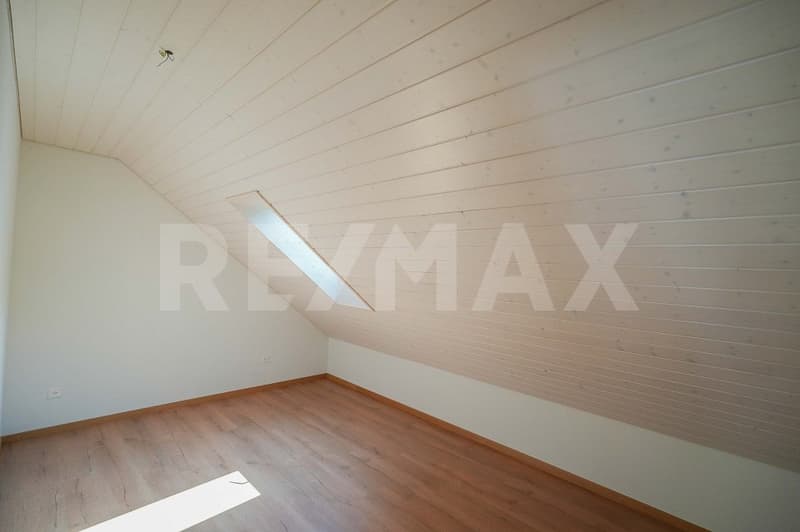 Newly valued 3.5 room attic apartment with additional gallery room (6)