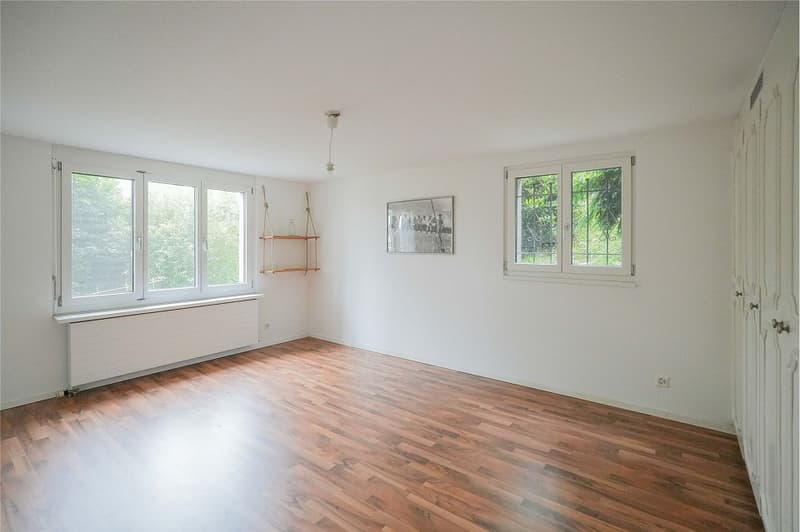 An bester Lage: 6.5-Zimmer-EFH mit überzeugendem Raumangebot (8)