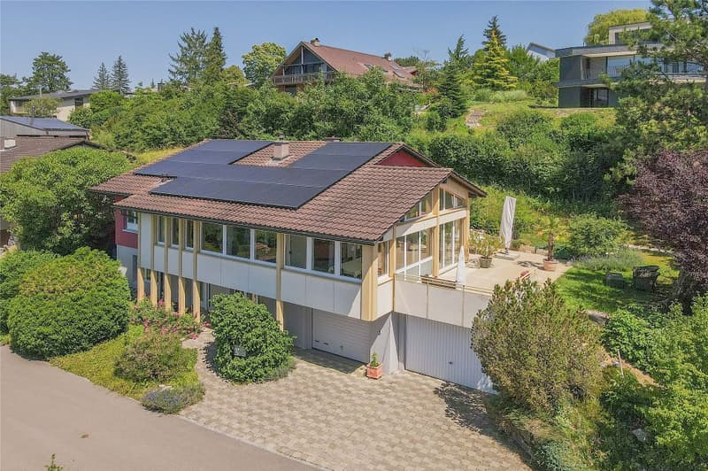 An bester Lage: 6.5-Zimmer-EFH mit überzeugendem Raumangebot (1)