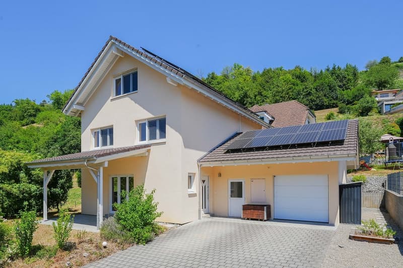 Spacious 7.5 room single-family house on the edge of the building zone (1)