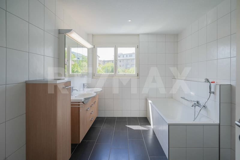 Grosszügiges 5.5 Zimmer-Doppel-Einfamilienhaus (3)
