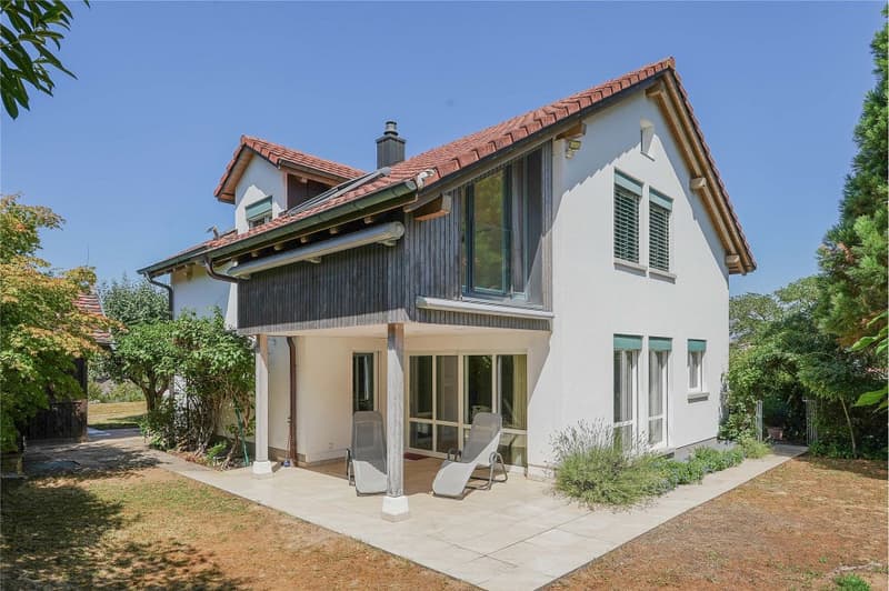 Schöner wohnen im eigenen Park: Geräumiges Haus mit viel Privatsphäre (4)