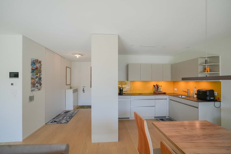 Zeitgemässer Wohngenuss - tolle Lage: 2.5 Zimmer-MINERGIE-Wohnung, 1. OG mit Lift (3)