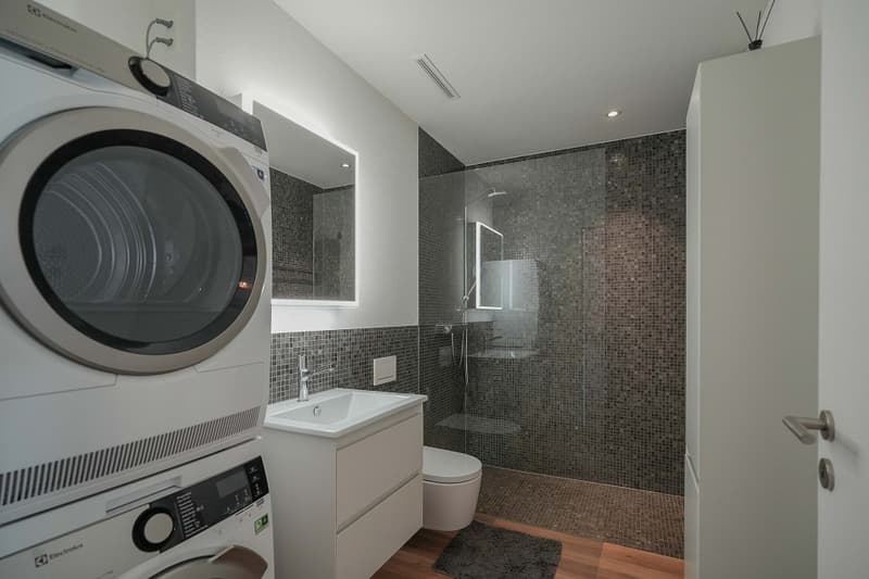 Zeitgemässer Wohngenuss - tolle Lage: 2.5 Zimmer-MINERGIE-Wohnung, 1. OG mit Lift (8)