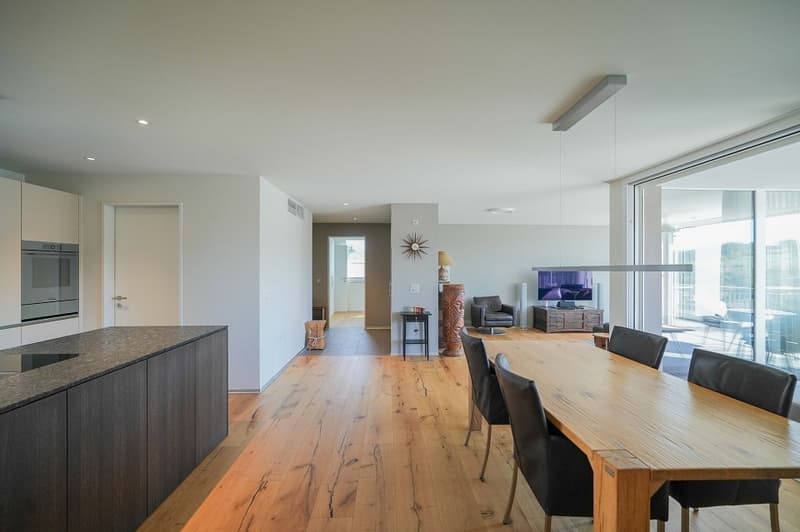 Schöner Wohnen! Klimatisierte 5.5 Zimmer-Terrassenwohnung (2)