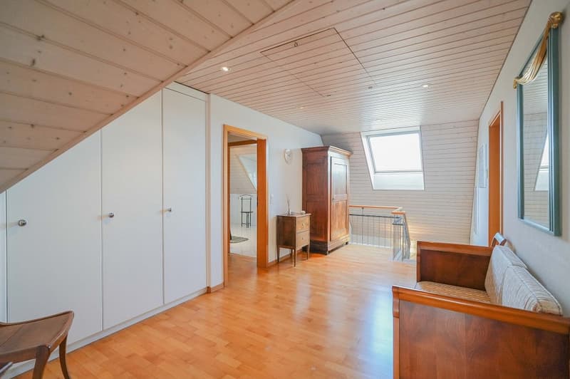 Repräsentative 7.5 Zimmer-Landhaus-Villa an bester Lage (9)