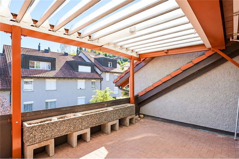 Fast wie im Einfamilienhaus: Gut unterhaltene 5.5-Zimmer-Maisonettewohnung (9)