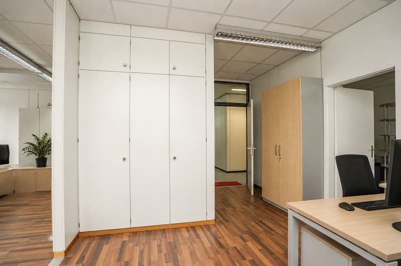 Office spaces with design flexibility - from 65 to 140 m2 (2)