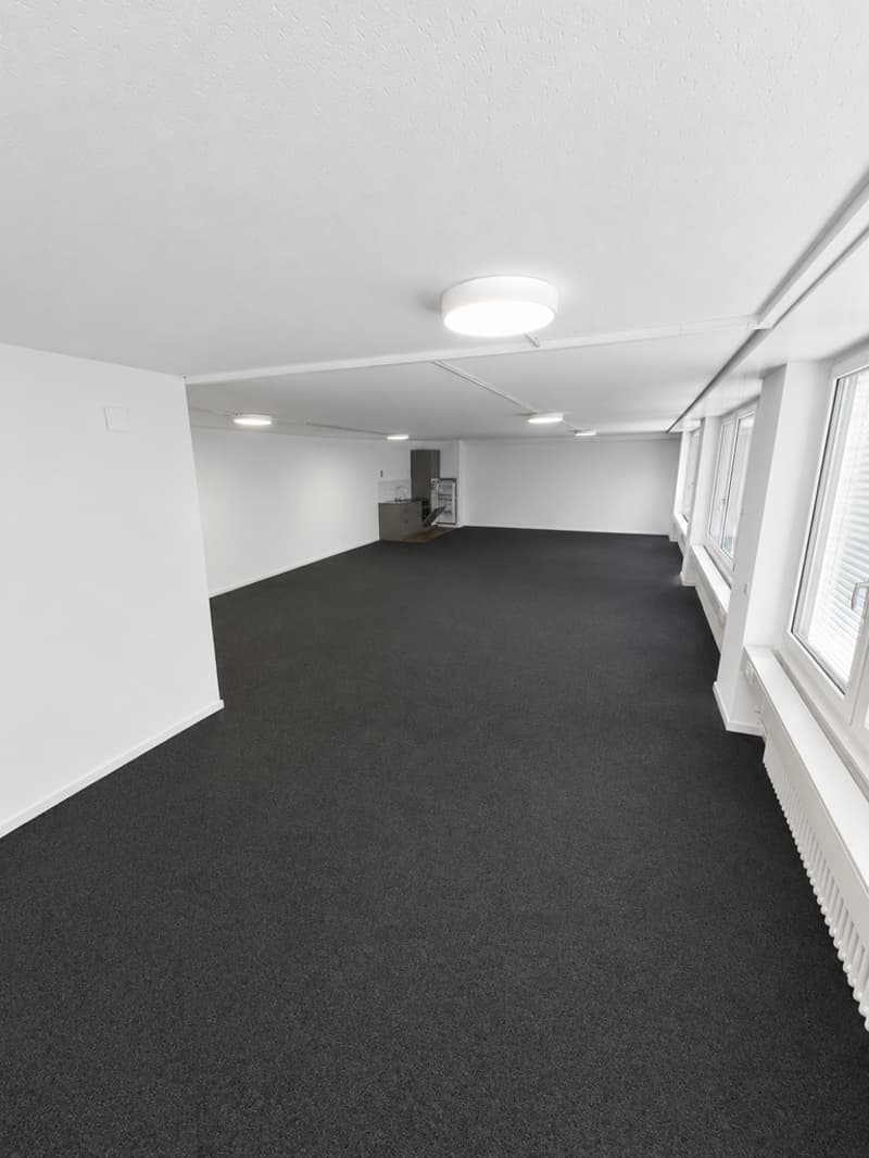 Helles_leeres_Buerointerieur.png