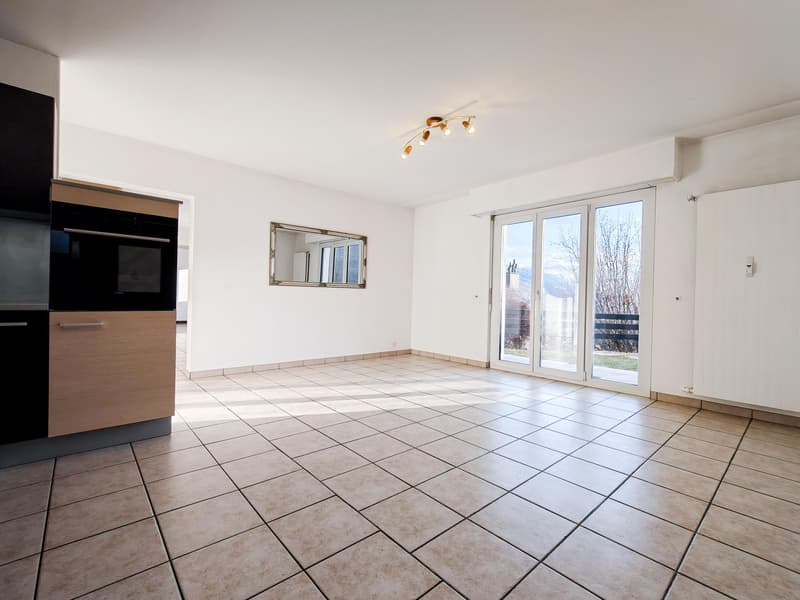 Large 3.5-Room Apartment of 100 m² with Garden ? Close to Crans-Montana (5)