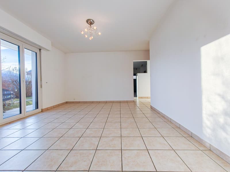 Large 3.5-Room Apartment of 100 m² with Garden ? Close to Crans-Montana (1)